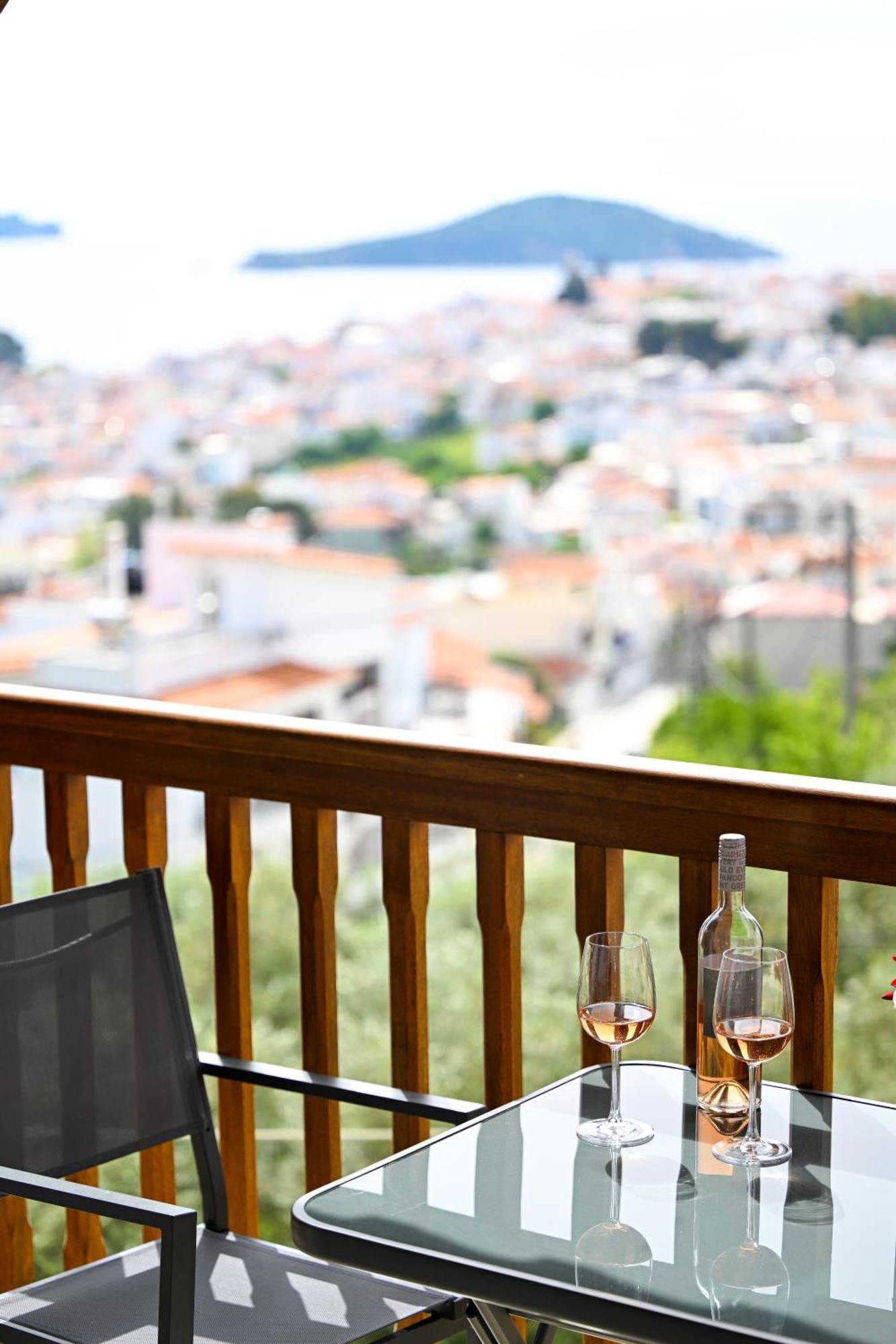 Makis Sea View Studios Skiathos-stad Buitenkant foto