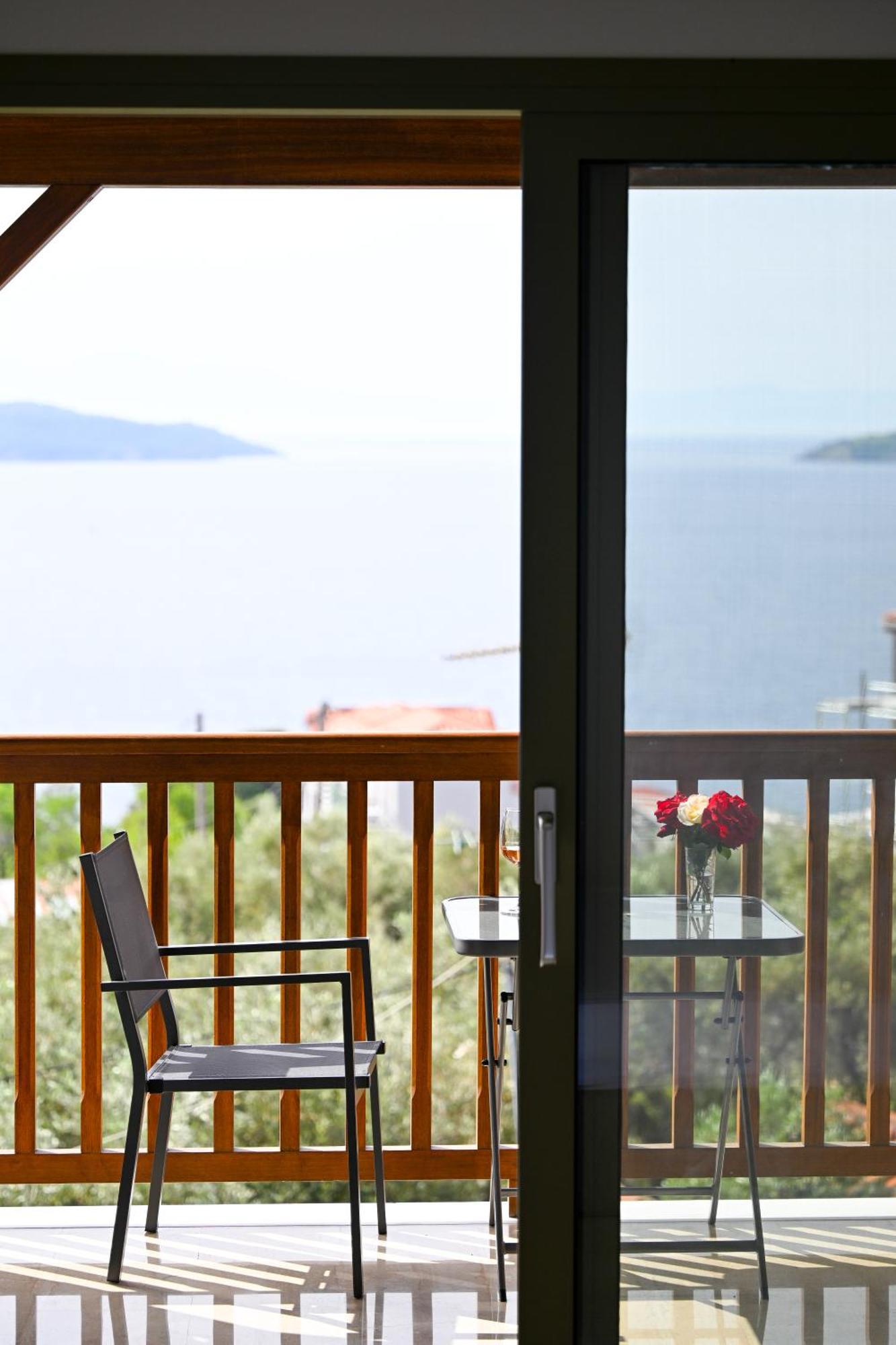 Makis Sea View Studios Skiathos-stad Buitenkant foto